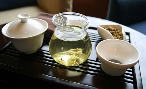 菊花茶是凉性的吗 菊花茶哪个品牌好_腾牛健康