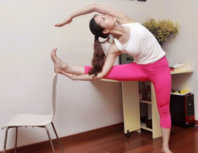 办公室可以练瑜伽瘦腿吗 办公室怎么做瘦腿瑜