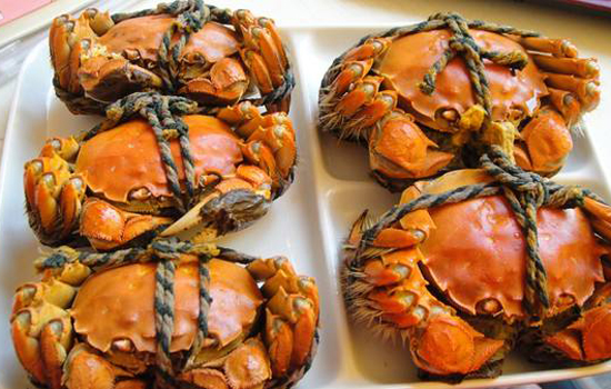 吃螃蟹过敏的症状有哪些 吃完螃蟹身上痒痒是怎么回事