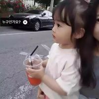 超火的萌娃权律二女生微信头像 超可爱的韩国