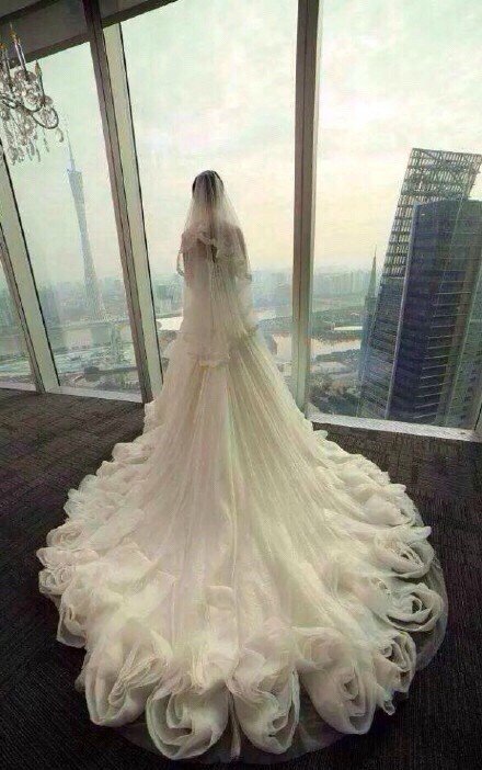 一个人的婚纱照伤感图片